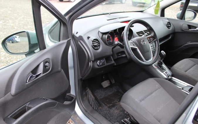 Opel Meriva cena 22900 przebieg: 176000, rok produkcji 2011 z Sianów małe 667